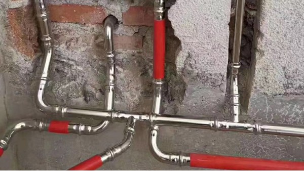 不銹鋼雙卡壓管件和焊接管件的區(qū)別有哪些？